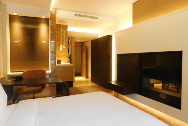 CROWNE PLAZA 1