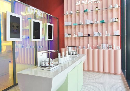 MYRIAM-K-SALON1